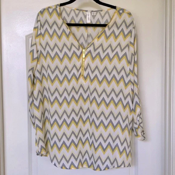 TACERA - Yellow and Grey Chevron Top with Gold Zipper Neckline! - Never worn!💛 - Picture 1 of 8
